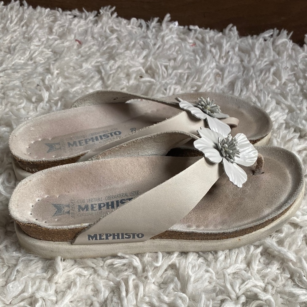 Mephisto comfort white leather‎ flower sandals